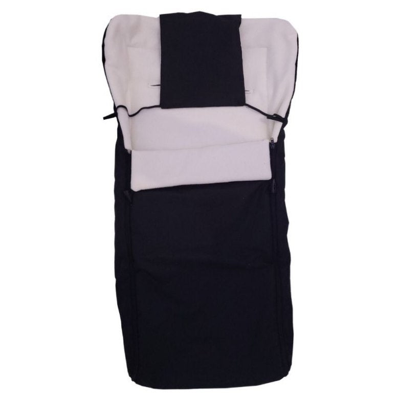 Śpiwór do wózka dziecięcego w kolorze czarno-białym, ciepły i wygodny, idealny na chłodniejsze dni